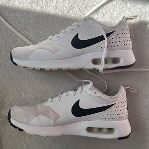 Nike Air Max Tavas woman's size 5.5